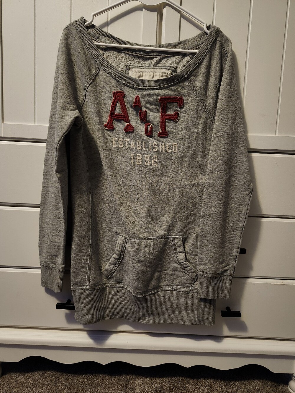 Abercrombie & Fitch Grey Crewneck Sweatshirt with Red A&F Appliqué Sz M